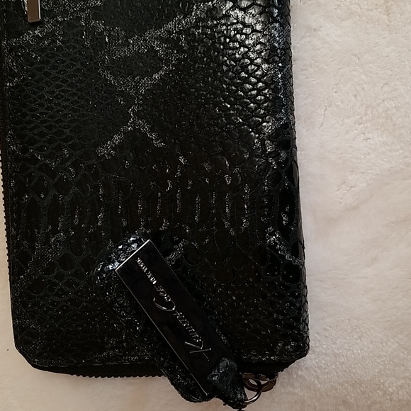 Kenneth Cole Wallet - Picture 3 of 5